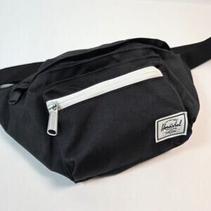Herschel Supply Co. Seventeen Waist Belt Bag Fanny Bum Pack Black/White Zipper